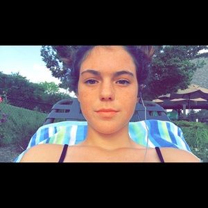 Meet your Posher, Lilly