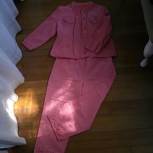 Capri pants and jacket set