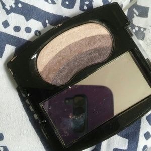 ?LOREAL trio eyeshadow?