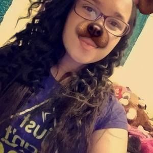 Meet your Posher, Casandra