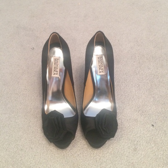 Badgley Mischka - Black satin heels- size 8.5