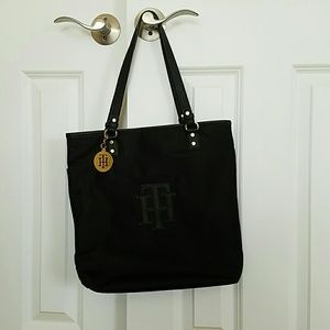 Black Tommy Hilfiger purse
