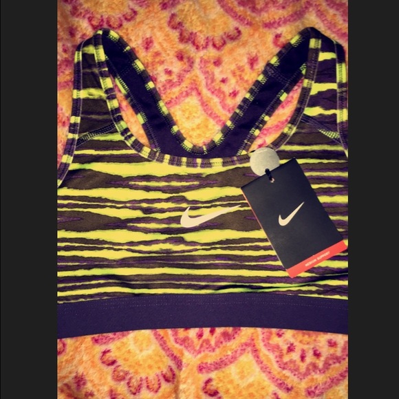NIKE sports bra