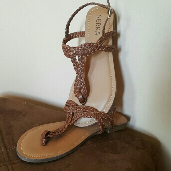 Serra in between toe sandles