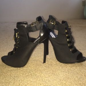 Steve Madden heals
