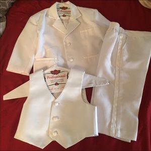 White 3 piece suit(toddler )