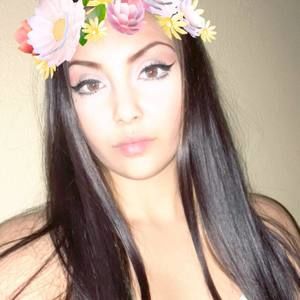 Meet your Posher, Monica