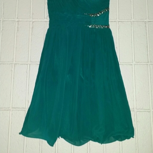 👗👗Party Dress👗👗NWOT👗Size 6 - Picture 3 of 3