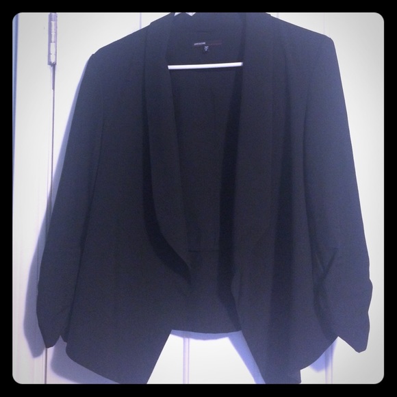 Lightweight, open Blazer.