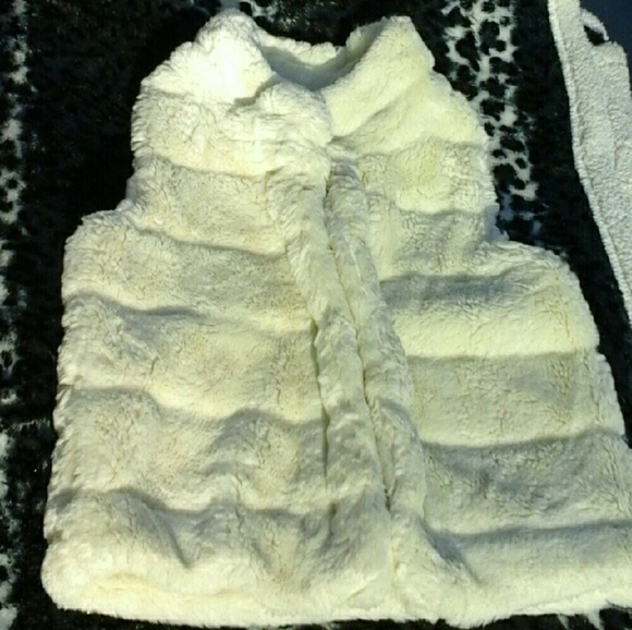 Baby gap Tops - Faux Fur Vest