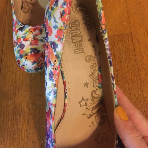 👠  Beautiful Floral Wedges 👠 - Picture 4 of 4