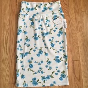 XS Lularoe Cassie skirt