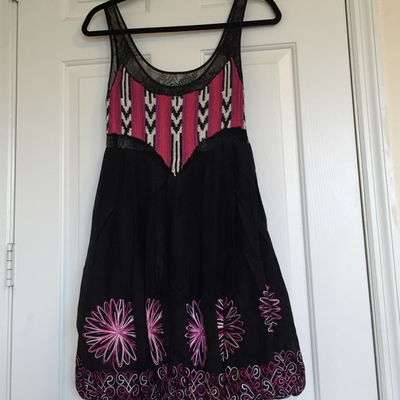 Bebe dress