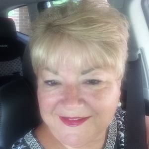 Meet your Posher, Debbie