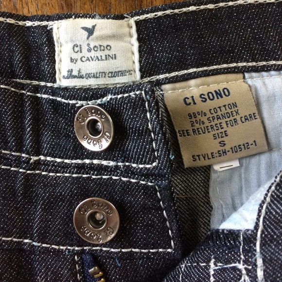 ⚡️Flash Sale!!⚡️Ci Sono denim Jean shorts - Picture 2 of 4