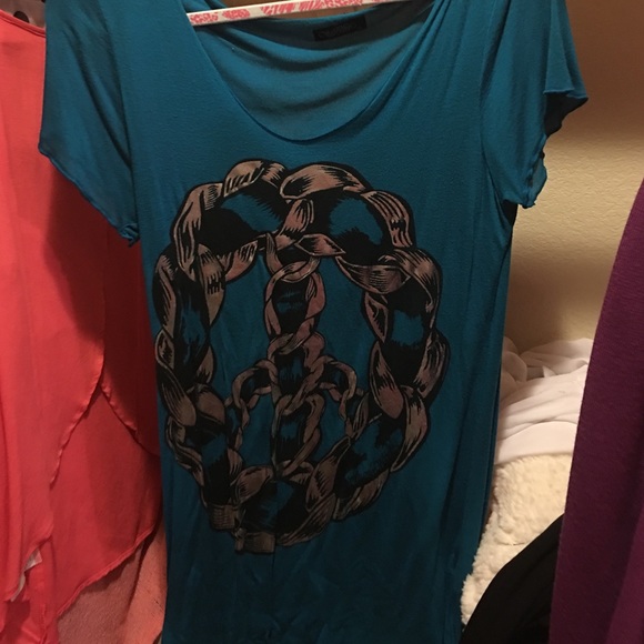 Lauren Moshi peace sign shirt
