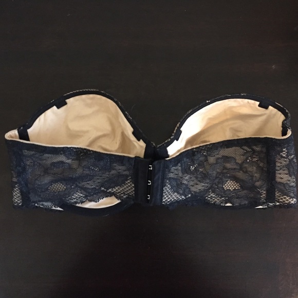 Black and nude lace bra VS - Picture 2 of 4