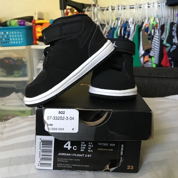 🚨SOLD🚨 BNIB authentic Jordan's. Children's 4c - Picture 4 of 4