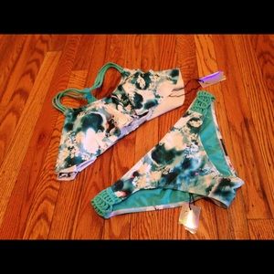 ❤️✨🌺NWT floral bikini❤️✨🌺