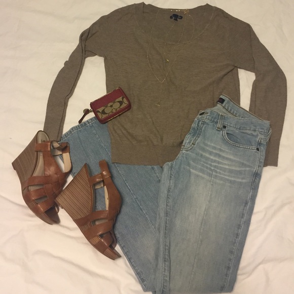 GAP Sweaters - Comfy tan pullover