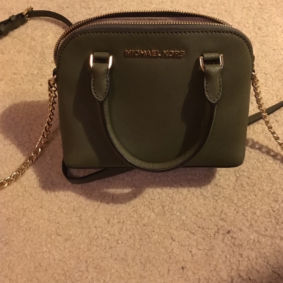 Michael kors cross body