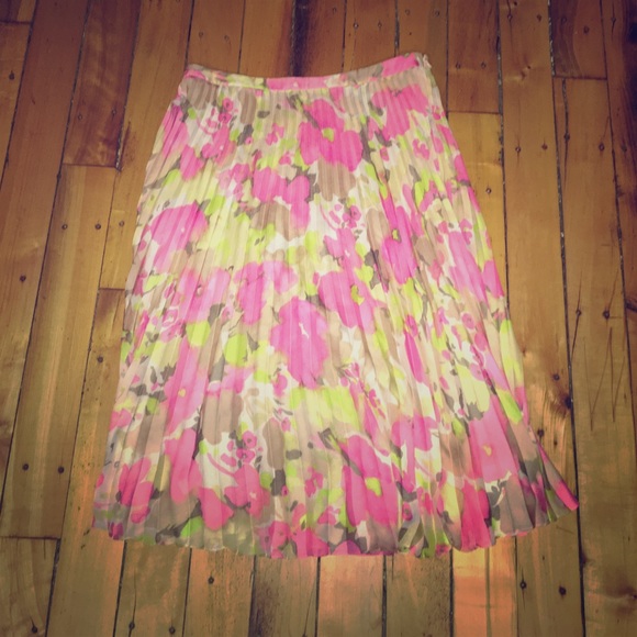 Pleated floral skirt