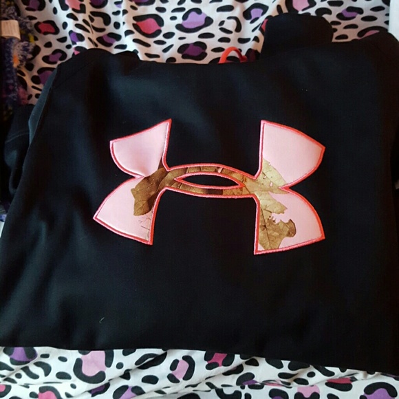 Under Armour sweatshirt