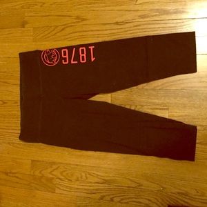 Cropped yoga pants