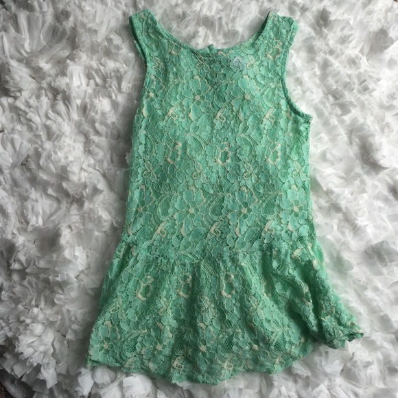 Green Lace tank - Picture 1 of 1