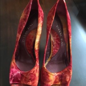 Crushed velvet heels