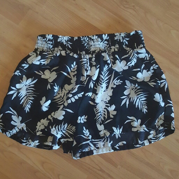 Black Lightweight Tropical Shorts w/ Pockets