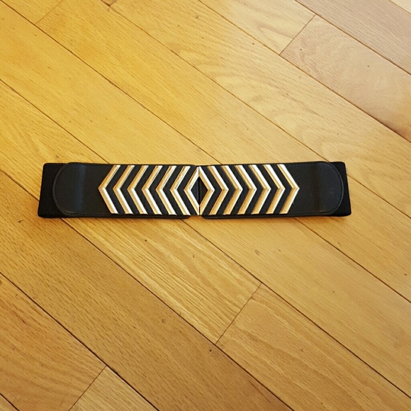 Stylish Black and Gold Belt.