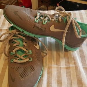 Nike sneakers size 6/7