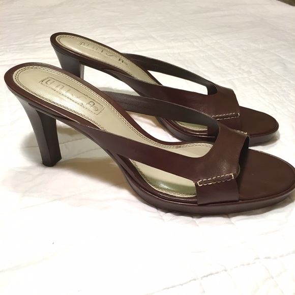 Unisa Brown Leather Sandals Size 7.6