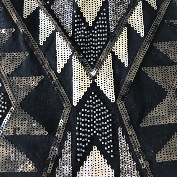 Express beaded and sequin mini skirt - Picture 2 of 3