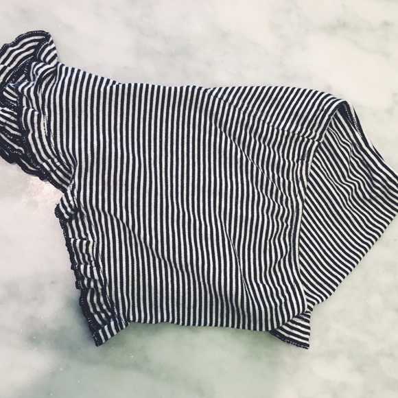 Brandy Melville Flowy Shorts - Picture 2 of 3