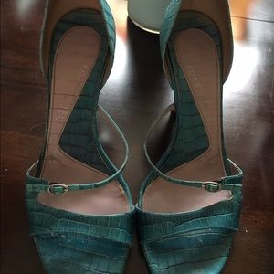 Kenneth Cole sandals