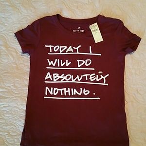 BNWT American Eagle TShirt - burgundy color