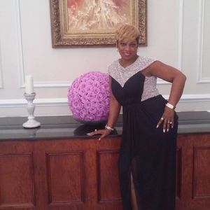 Meet your Posher, Laural