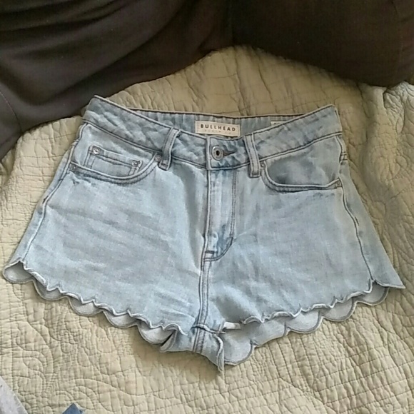 High waisted scalloped shorts