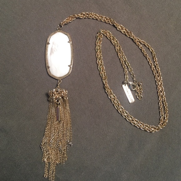 Kendra Scott necklace in White Pearl