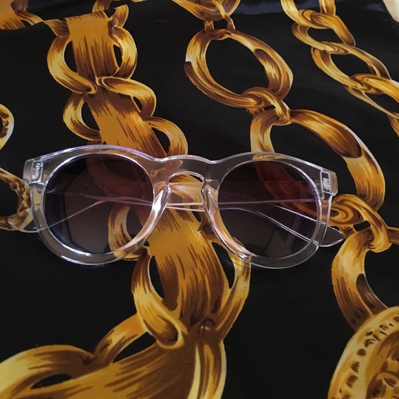 || c h i c • s u n g l a s s e s || - Picture 2 of 3