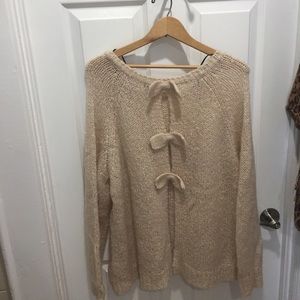 H&M lg sweater with open back and bows