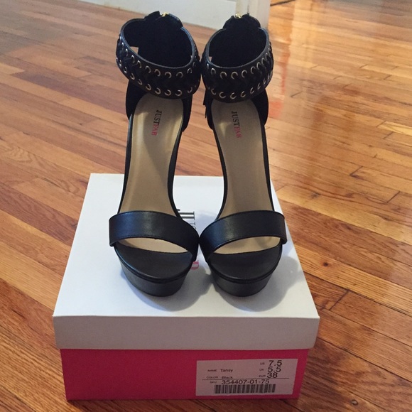 SOLD - Picture 3 of 4