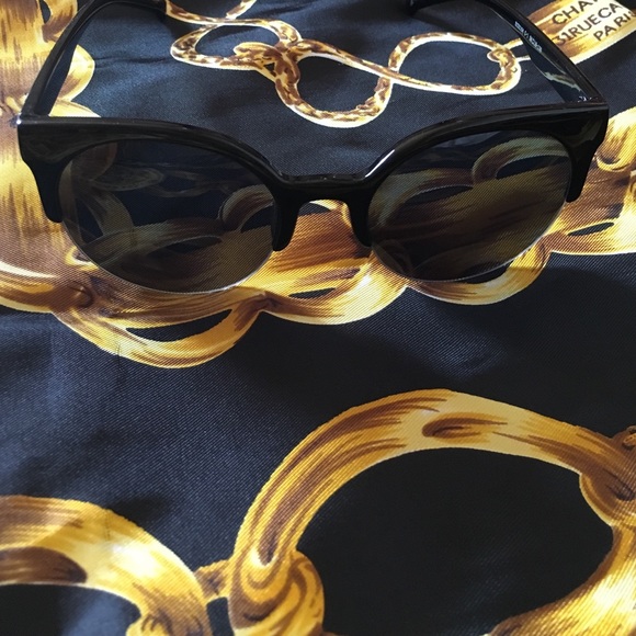 || c h i c • s u n g l a s s e s || - Picture 3 of 3