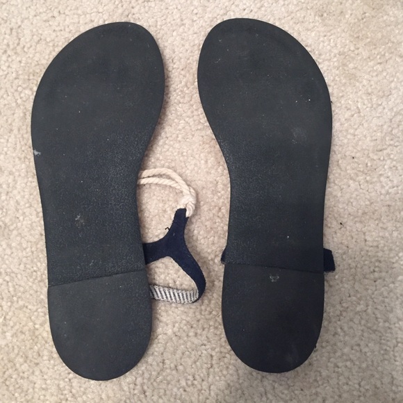 Aerie Sandals - Picture 2 of 3