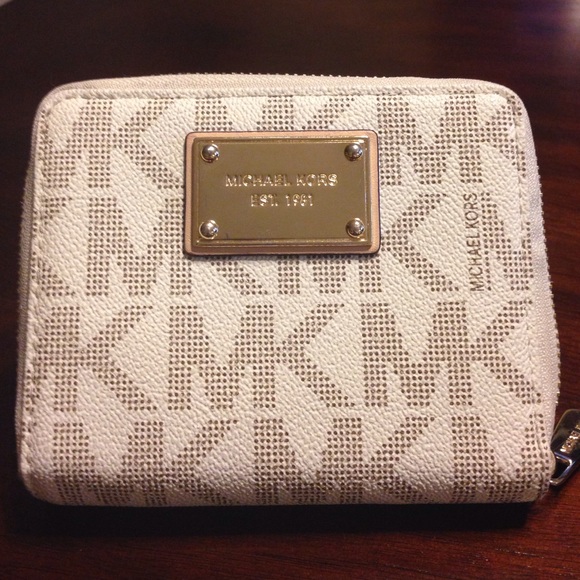 Michael Kors Wallet Like New, Barely Used - image 1