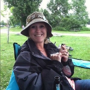 Meet your Posher, Carrie