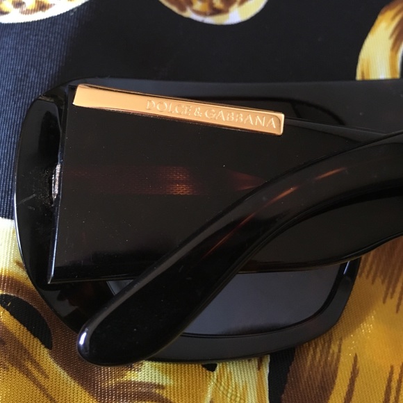 *FLASH SALE* || Dolce & Gabbana • s u n g l a s s e s || - Picture 3 of 4