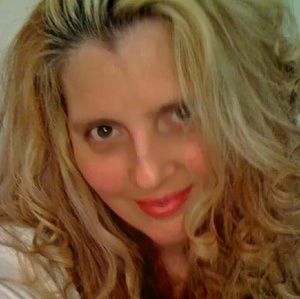 Meet your Posher, Debi